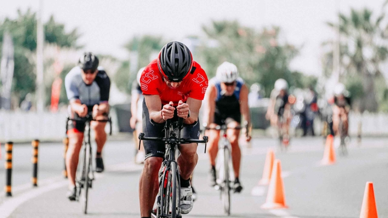 铁人三项运动员的最佳营养和恢复策略