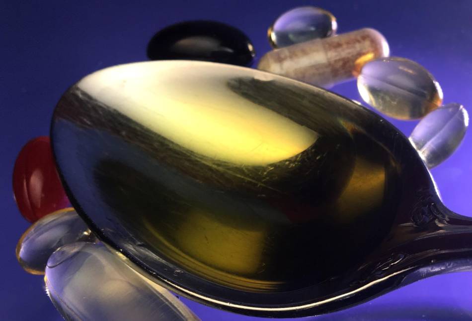 维生素 A：身体的“视觉调光师”与“细胞管理者”——谨慎补充的“双刃剑”