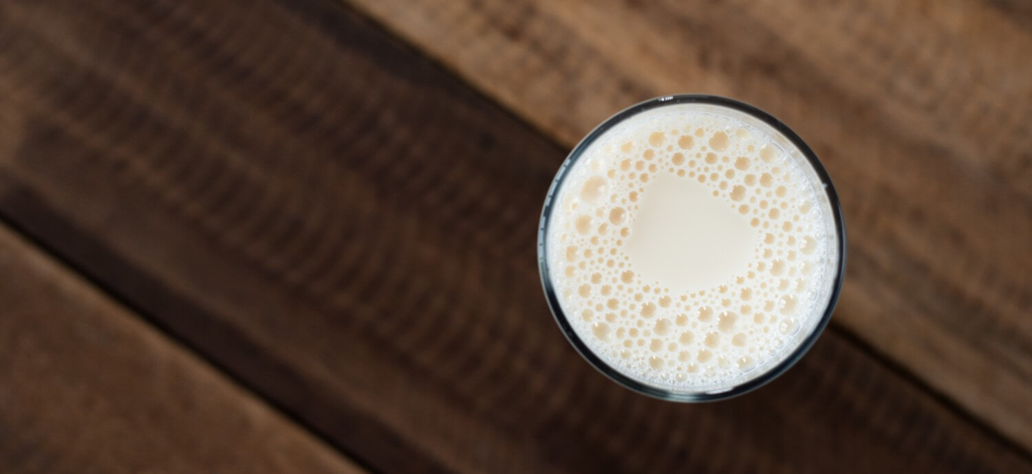 钙 (Calcium)：身体的“钢筋水泥”与“信号中枢”——你为未来的骨骼存够钱了吗？