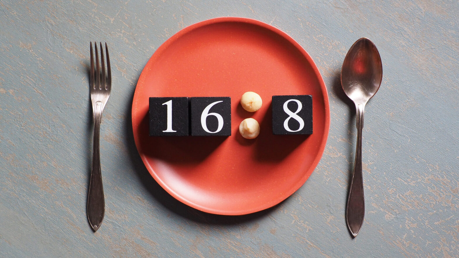 16:8断食实操白皮书：复食公式与常见误区