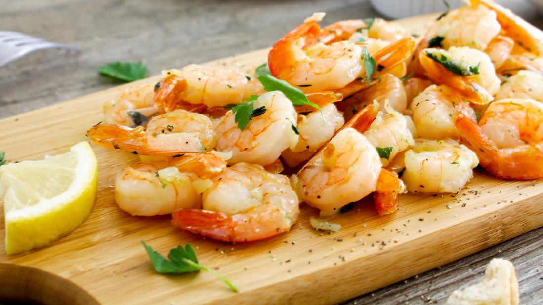 餐桌上的“长寿虾”：胆固醇高也能吃？教您如何吃出护心、强脑的高质感