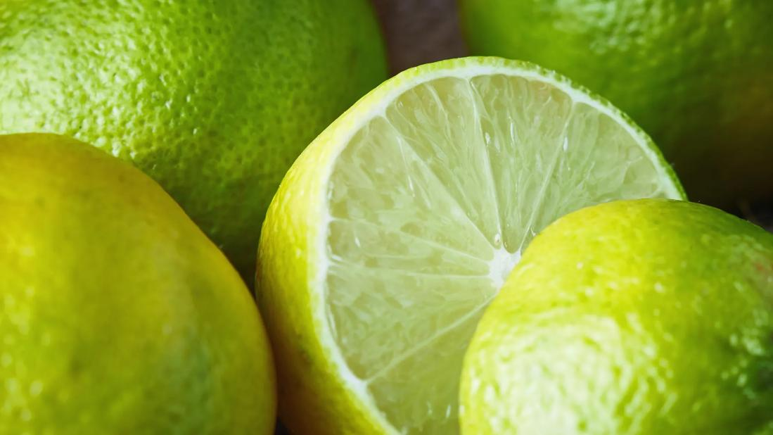 别再只拿它当装饰了！青柠竟藏着6个让你多活10年的长寿秘密